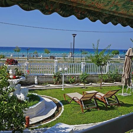 Villa Fofo - Beautiful Sea Front Villa With 650M2 Garden Nea Kallikrateia Exterior foto