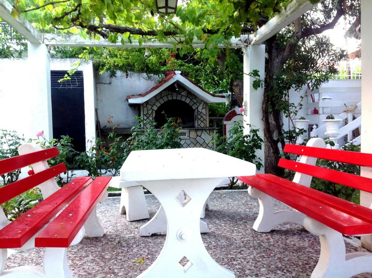 Villa Fofo - Beautiful Sea Front Villa With 650M2 Garden Nea Kallikrateia Exterior foto