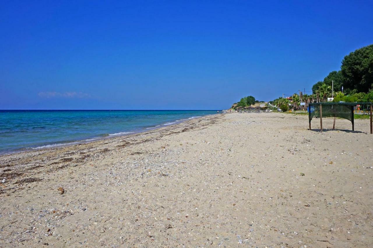 Villa Fofo - Beautiful Sea Front Villa With 650M2 Garden Nea Kallikrateia Exterior foto