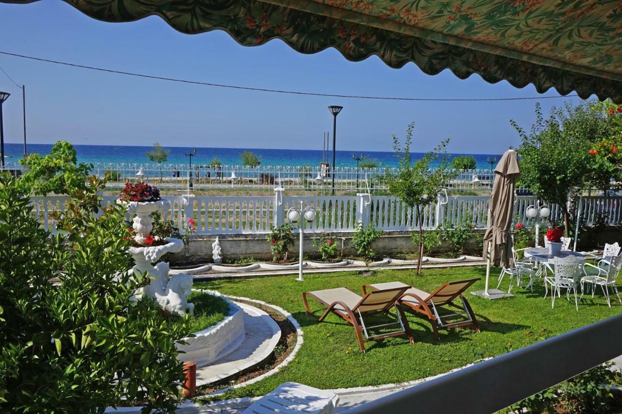 Villa Fofo - Beautiful Sea Front Villa With 650M2 Garden Nea Kallikrateia Exterior foto